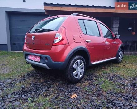Красный Дачия Sandero StepWay, объемом двигателя 1.6 л и пробегом 170 тыс. км за 5500 $, фото 1 на Automoto.ua