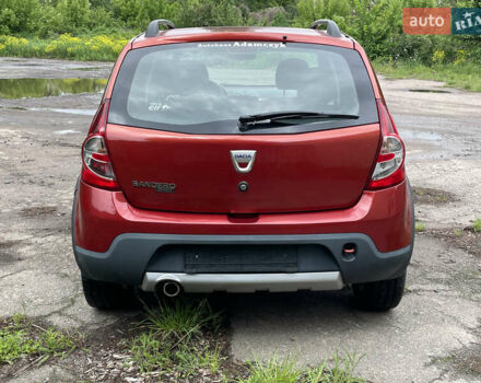 Красный Дачия Sandero StepWay, объемом двигателя 1.6 л и пробегом 164 тыс. км за 5700 $, фото 5 на Automoto.ua
