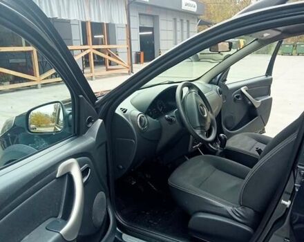 Красный Дачия Sandero StepWay, объемом двигателя 1.6 л и пробегом 140 тыс. км за 7100 $, фото 9 на Automoto.ua