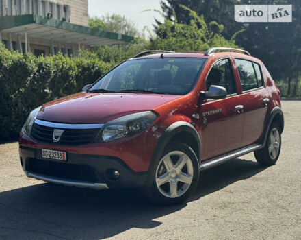 Красный Дачия Sandero StepWay, объемом двигателя 1.6 л и пробегом 163 тыс. км за 6950 $, фото 3 на Automoto.ua