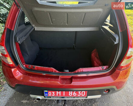 Дачия Sandero StepWay 2011 в Ровно на Automoto.ua Красный Дачия Sandero StepWay, объемом двигателя 1.6 л и пробегом 220 тыс. км за 6800 $, фото 14 на Automoto.ua