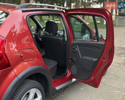 Красный Дачия Sandero StepWay, объемом двигателя 1.6 л и пробегом 135 тыс. км за 6750 $, фото 17 на Automoto.ua