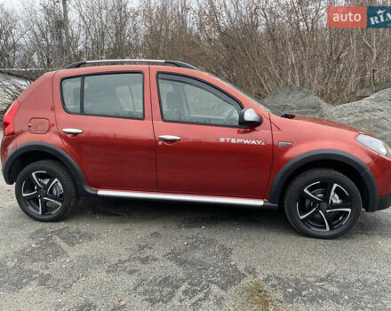 Красный Дачия Sandero StepWay, объемом двигателя 1.6 л и пробегом 179 тыс. км за 6700 $, фото 2 на Automoto.ua