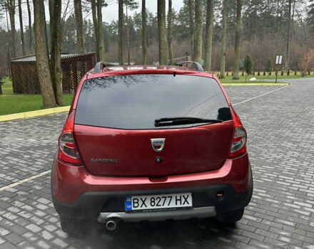 Красный Дачия Sandero StepWay, объемом двигателя 1.6 л и пробегом 166 тыс. км за 5699 $, фото 2 на Automoto.ua