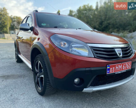 Дачия Sandero StepWay 2011 в Хороле на Automoto.ua Красный Дачия Sandero StepWay, объемом двигателя 1.6 л и пробегом 174 тыс. км за 6700 $, фото 1 на Automoto.ua