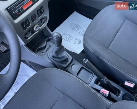 Червоний Дачія Sandero StepWay, об'ємом двигуна 1.5 л та пробігом 210 тис. км за 8200 $, фото 5 на Automoto.ua