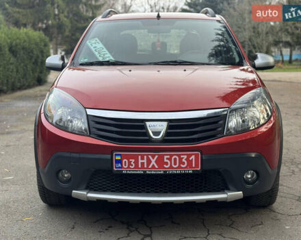 Красный Дачия Sandero StepWay, объемом двигателя 1.6 л и пробегом 135 тыс. км за 6750 $, фото 2 на Automoto.ua