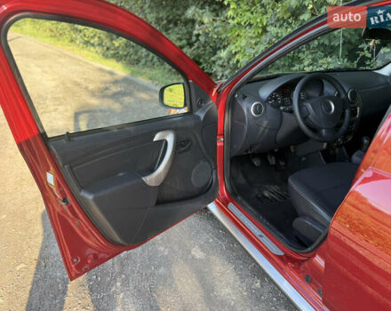 Дачия Sandero StepWay 2011 в Ровно на Automoto.ua Красный Дачия Sandero StepWay, объемом двигателя 1.6 л и пробегом 220 тыс. км за 6800 $, фото 23 на Automoto.ua
