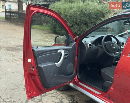 Красный Дачия Sandero StepWay, объемом двигателя 1.6 л и пробегом 135 тыс. км за 6750 $, фото 10 на Automoto.ua