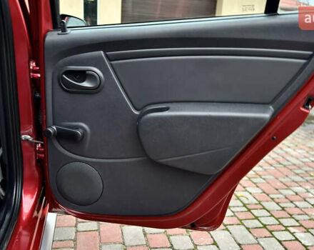 Красный Дачия Sandero StepWay, объемом двигателя 1.6 л и пробегом 115 тыс. км за 7599 $, фото 68 на Automoto.ua