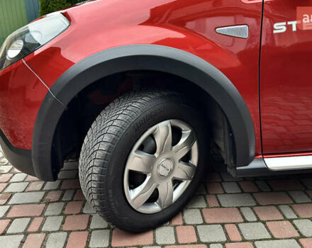 Красный Дачия Sandero StepWay, объемом двигателя 1.6 л и пробегом 115 тыс. км за 7599 $, фото 86 на Automoto.ua