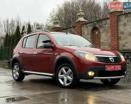 Красный Дачия Sandero StepWay, объемом двигателя 1.6 л и пробегом 163 тыс. км за 6950 $, фото 2 на Automoto.ua