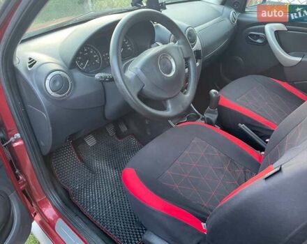 Красный Дачия Sandero StepWay, объемом двигателя 1.6 л и пробегом 135 тыс. км за 7200 $, фото 10 на Automoto.ua