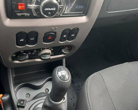 Красный Дачия Sandero StepWay, объемом двигателя 1.6 л и пробегом 304 тыс. км за 6400 $, фото 2 на Automoto.ua