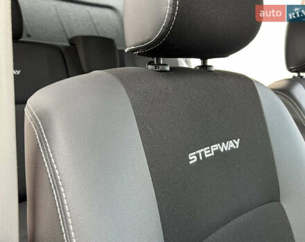 Красный Дачия Sandero StepWay, объемом двигателя 1.6 л и пробегом 139 тыс. км за 7350 $, фото 86 на Automoto.ua