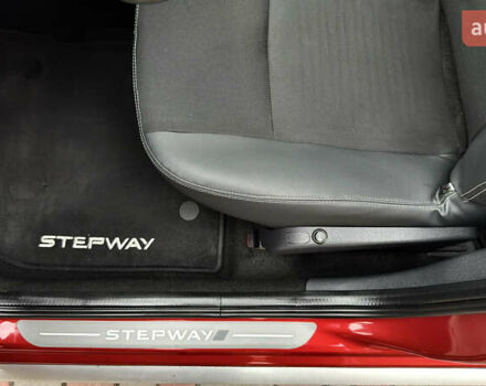 Красный Дачия Sandero StepWay, объемом двигателя 1.6 л и пробегом 115 тыс. км за 7599 $, фото 44 на Automoto.ua