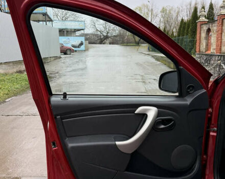Красный Дачия Sandero StepWay, объемом двигателя 1.6 л и пробегом 163 тыс. км за 6950 $, фото 74 на Automoto.ua