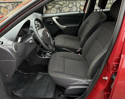 Красный Дачия Sandero StepWay, объемом двигателя 1.6 л и пробегом 163 тыс. км за 6950 $, фото 4 на Automoto.ua