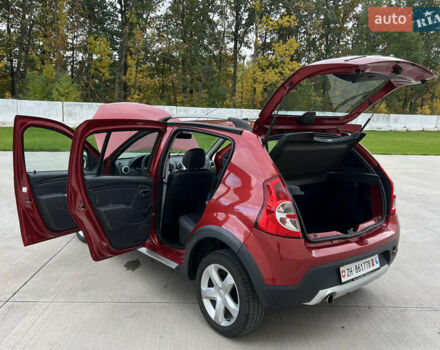 Красный Дачия Sandero StepWay, объемом двигателя 1.6 л и пробегом 139 тыс. км за 7350 $, фото 138 на Automoto.ua