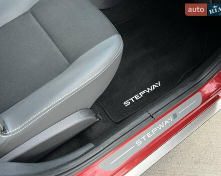 Красный Дачия Sandero StepWay, объемом двигателя 1.6 л и пробегом 139 тыс. км за 7350 $, фото 87 на Automoto.ua