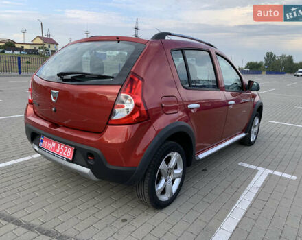 Красный Дачия Sandero StepWay, объемом двигателя 1.6 л и пробегом 137 тыс. км за 6899 $, фото 3 на Automoto.ua
