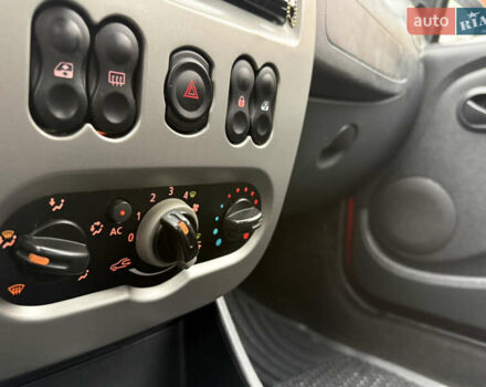 Красный Дачия Sandero StepWay, объемом двигателя 1.6 л и пробегом 163 тыс. км за 6950 $, фото 37 на Automoto.ua