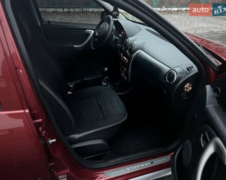 Червоний Дачія Sandero StepWay, об'ємом двигуна 1.6 л та пробігом 170 тис. км за 6799 $, фото 5 на Automoto.ua
