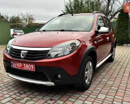 Красный Дачия Sandero StepWay, объемом двигателя 1.6 л и пробегом 115 тыс. км за 7599 $, фото 1 на Automoto.ua