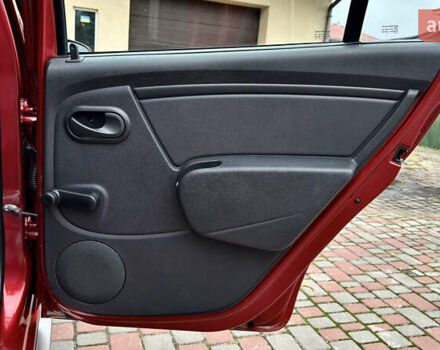 Красный Дачия Sandero StepWay, объемом двигателя 1.6 л и пробегом 115 тыс. км за 7599 $, фото 71 на Automoto.ua