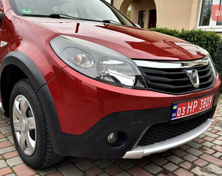 Красный Дачия Sandero StepWay, объемом двигателя 1.6 л и пробегом 115 тыс. км за 7599 $, фото 24 на Automoto.ua
