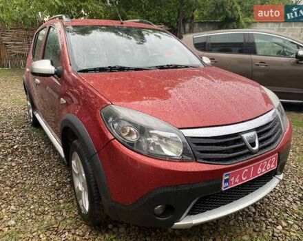 Красный Дачия Sandero StepWay, объемом двигателя 1.6 л и пробегом 170 тыс. км за 6190 $, фото 6 на Automoto.ua