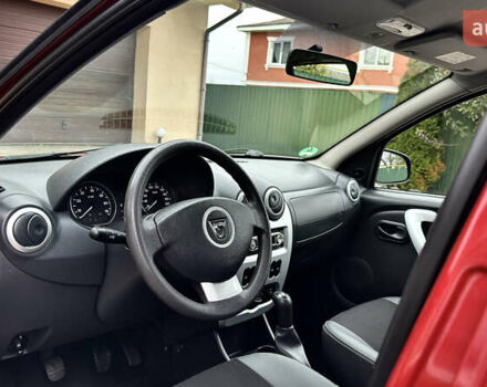 Красный Дачия Sandero StepWay, объемом двигателя 1.6 л и пробегом 115 тыс. км за 7599 $, фото 46 на Automoto.ua