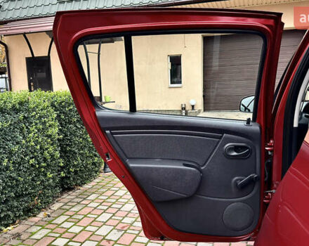 Красный Дачия Sandero StepWay, объемом двигателя 1.6 л и пробегом 115 тыс. км за 7599 $, фото 67 на Automoto.ua