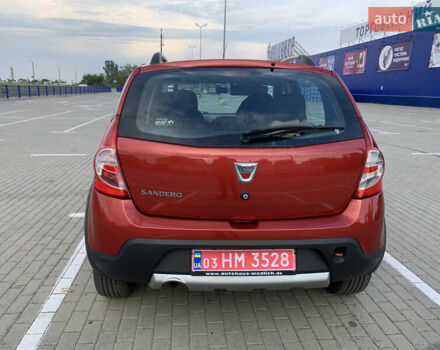 Красный Дачия Sandero StepWay, объемом двигателя 1.6 л и пробегом 137 тыс. км за 6899 $, фото 4 на Automoto.ua