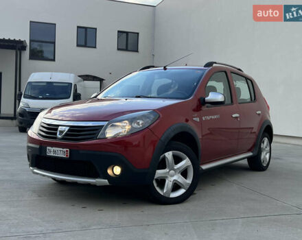 Красный Дачия Sandero StepWay, объемом двигателя 1.6 л и пробегом 139 тыс. км за 7350 $, фото 14 на Automoto.ua