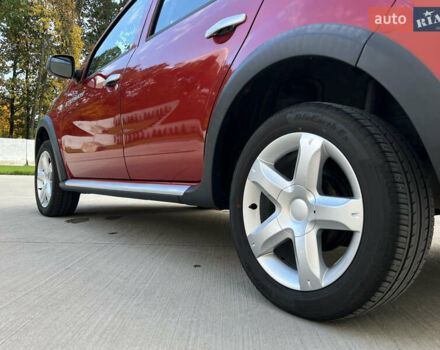 Красный Дачия Sandero StepWay, объемом двигателя 1.6 л и пробегом 139 тыс. км за 7350 $, фото 57 на Automoto.ua