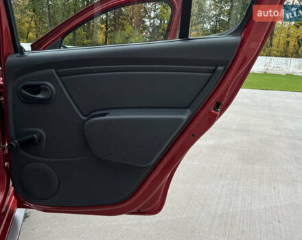 Красный Дачия Sandero StepWay, объемом двигателя 1.6 л и пробегом 139 тыс. км за 7350 $, фото 96 на Automoto.ua