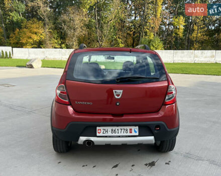 Красный Дачия Sandero StepWay, объемом двигателя 1.6 л и пробегом 139 тыс. км за 7350 $, фото 6 на Automoto.ua