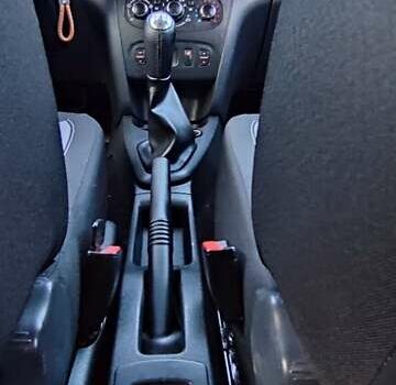 Красный Дачия Sandero StepWay, объемом двигателя 1.5 л и пробегом 216 тыс. км за 7350 $, фото 36 на Automoto.ua