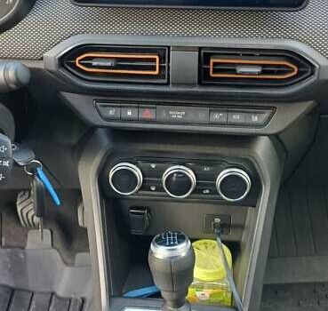 Красный Дачия Sandero StepWay, объемом двигателя 1 л и пробегом 26 тыс. км за 13150 $, фото 24 на Automoto.ua