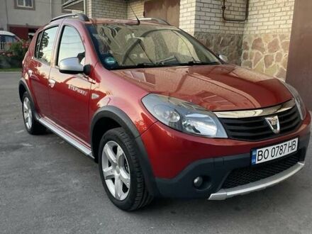 Красный Дачия Sandero StepWay, объемом двигателя 1.6 л и пробегом 111 тыс. км за 6900 $, фото 1 на Automoto.ua
