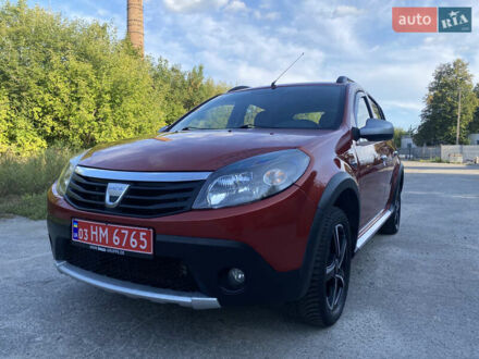 Дачія Sandero StepWay 2011 у Хороле на Automoto.ua Червоний Дачія Sandero StepWay, об'ємом двигуна 1.6 л та пробігом 174 тис. км за 6700 $, фото 1 на Automoto.ua