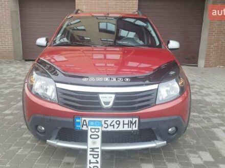 Дачия Sandero StepWay 2011 в Бердичеве на Automoto.ua Красный Дачия Sandero StepWay, объемом двигателя 1.6 л и пробегом 166 тыс. км за 6199 $, фото 1 на Automoto.ua