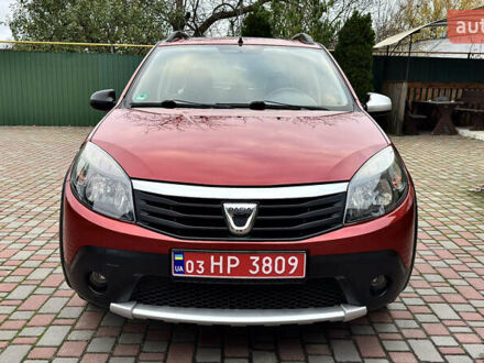 Дачия Sandero StepWay 2012 в Хороле на Automoto.ua Красный Дачия Sandero StepWay, объемом двигателя 1.6 л и пробегом 115 тыс. км за 7599 $, фото 1 на Automoto.ua