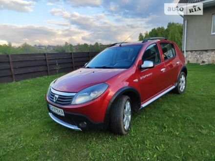 Красный Дачия Sandero StepWay, объемом двигателя 0 л и пробегом 240 тыс. км за 6000 $, фото 1 на Automoto.ua