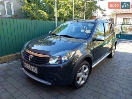 Дачия Sandero StepWay, объемом двигателя 1.6 л и пробегом 114 тыс. км за 7999 $, фото 1 на Automoto.ua