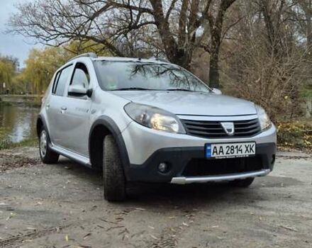 Серый Дачия Sandero StepWay, объемом двигателя 1.6 л и пробегом 62 тыс. км за 7500 $, фото 3 на Automoto.ua