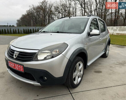 Серый Дачия Sandero StepWay, объемом двигателя 1.6 л и пробегом 175 тыс. км за 6200 $, фото 4 на Automoto.ua