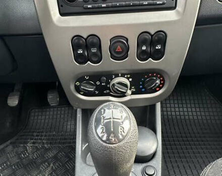Серый Дачия Sandero StepWay, объемом двигателя 1.6 л и пробегом 175 тыс. км за 6700 $, фото 17 на Automoto.ua