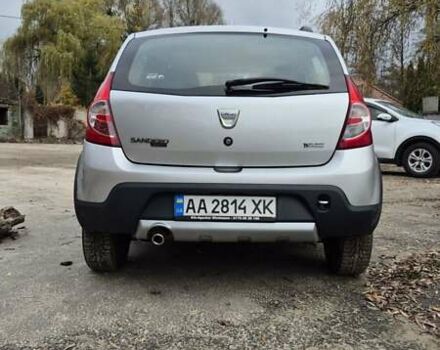 Серый Дачия Sandero StepWay, объемом двигателя 1.6 л и пробегом 62 тыс. км за 7500 $, фото 5 на Automoto.ua